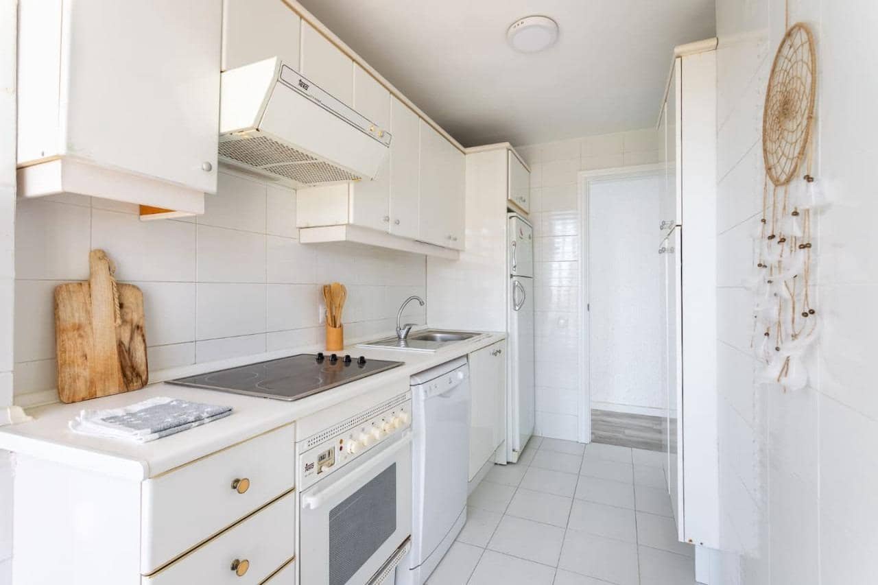1 bedroom Apartment for rent in Benidorm with pool - € 925 (Ref: 8620013)