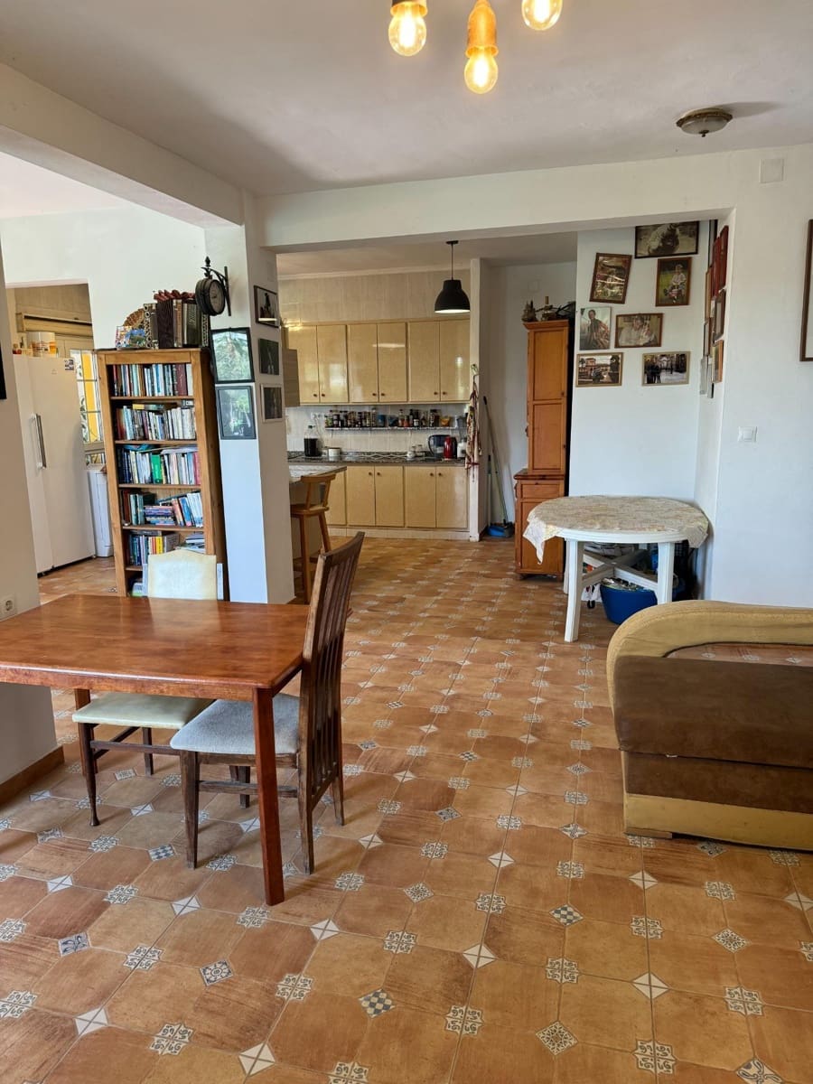 5 makuuhuone Maalaistalo myytävänä paikassa Matola mukana uima-altaan 
autotalli - 598 000 € (Ref: 8638572)