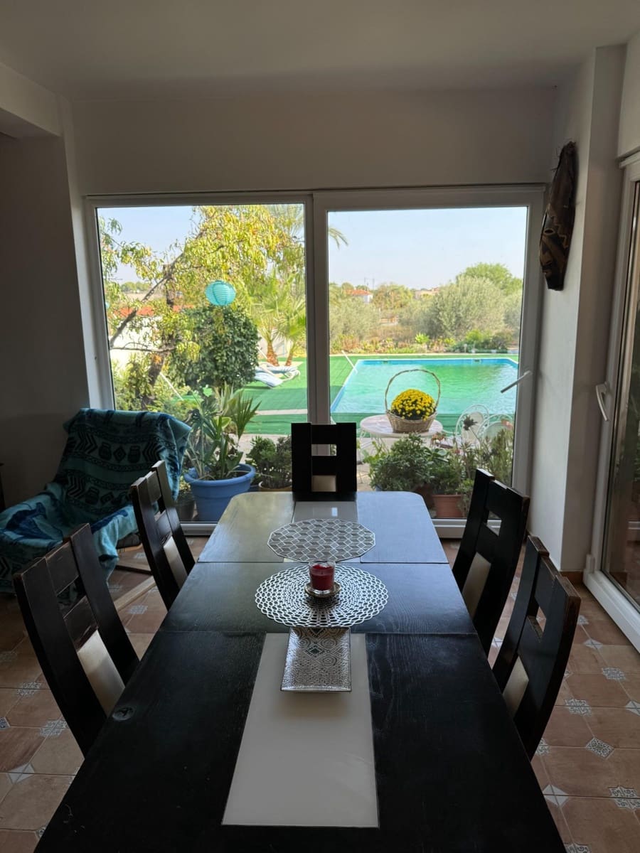 5 makuuhuone Maalaistalo myytävänä paikassa Matola mukana uima-altaan 
autotalli - 598 000 € (Ref: 8638572)