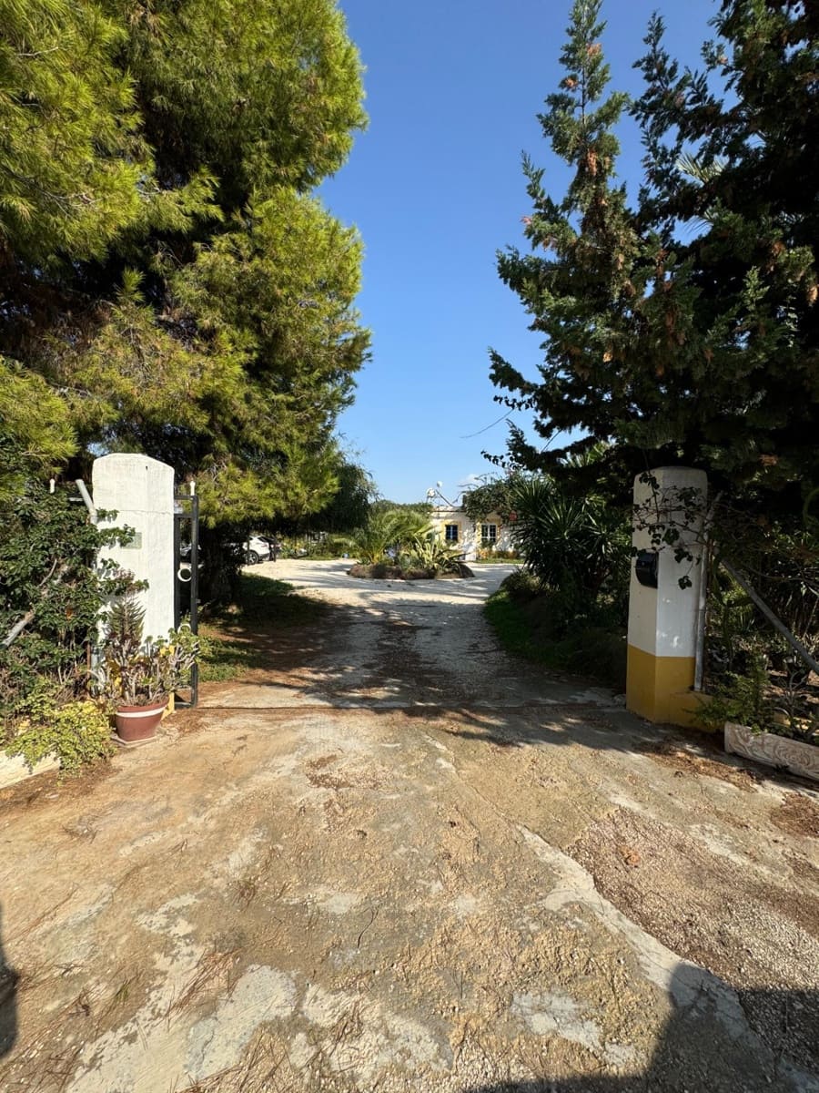 5 makuuhuone Maalaistalo myytävänä paikassa Matola mukana uima-altaan 
autotalli - 598 000 € (Ref: 8638572)