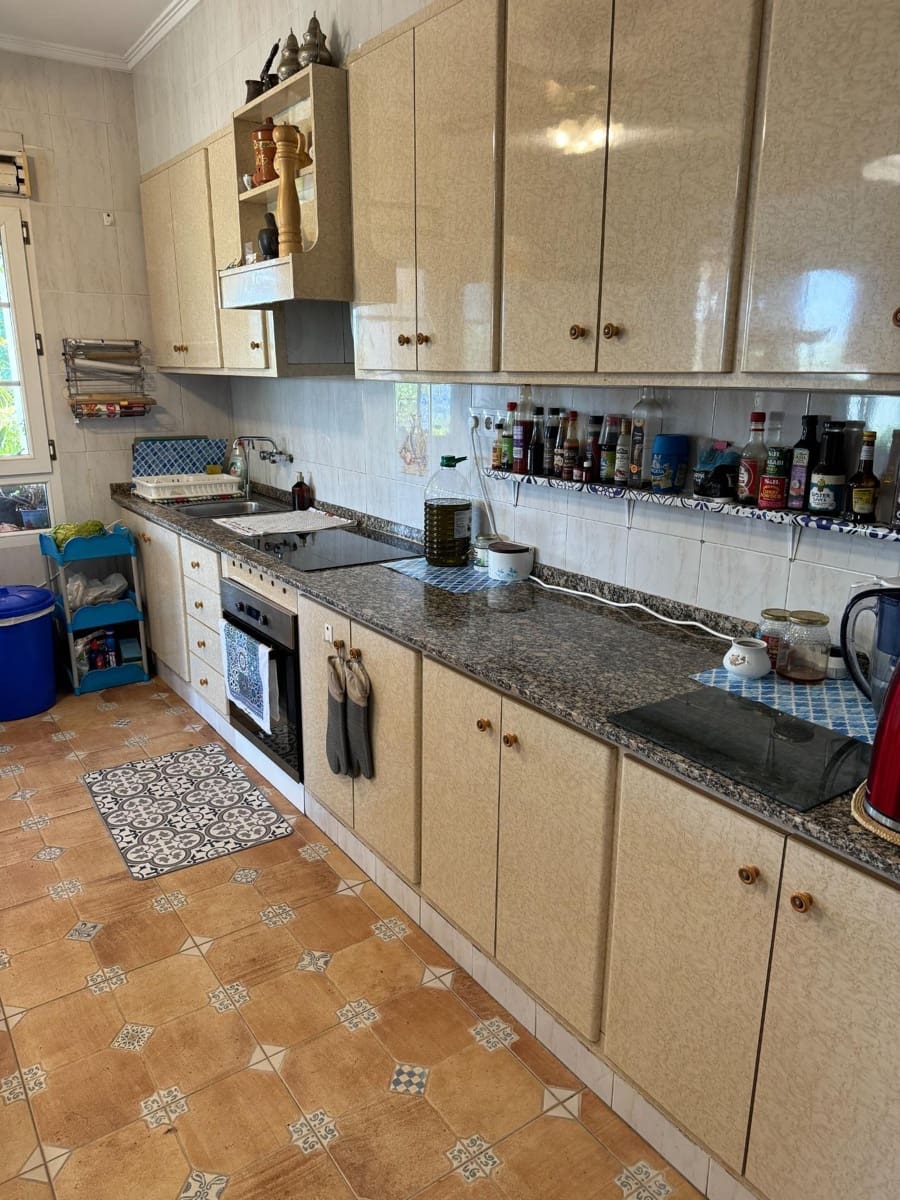 5 makuuhuone Maalaistalo myytävänä paikassa Matola mukana uima-altaan 
autotalli - 598 000 € (Ref: 8638572)