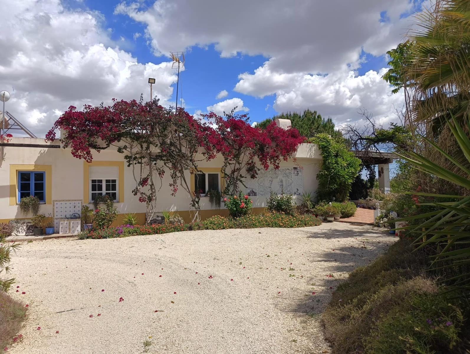 5 makuuhuone Maalaistalo myytävänä paikassa Matola mukana uima-altaan 
autotalli - 598 000 € (Ref: 8638572)