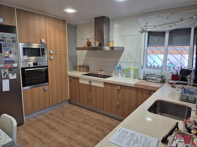 2 quarto Apartamento para arrendar em Centro, Elche / Elx - 850 € (Ref: 8671905)