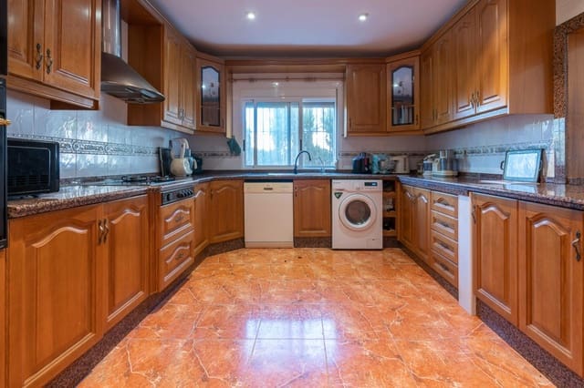 5 sovrum Villa till salu i Monforte del Cid med pool garage - 275 000 € (Ref: 8698171)