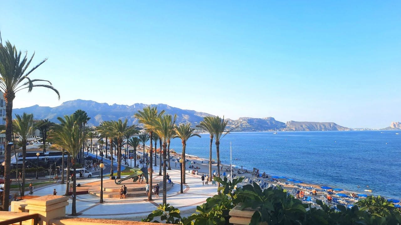 Ático de 3 habitaciones en Alfaz del Pi / L'Alfàs del Pi en venta con piscina - 850.000 € (Ref: 8707265)