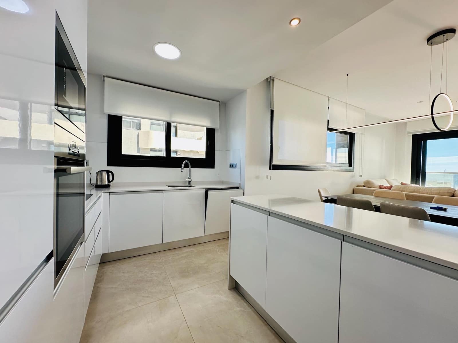 3 camera da letto Appartamento da affittare in Benidorm con piscina - 3.300 € (Rif: 8729745)