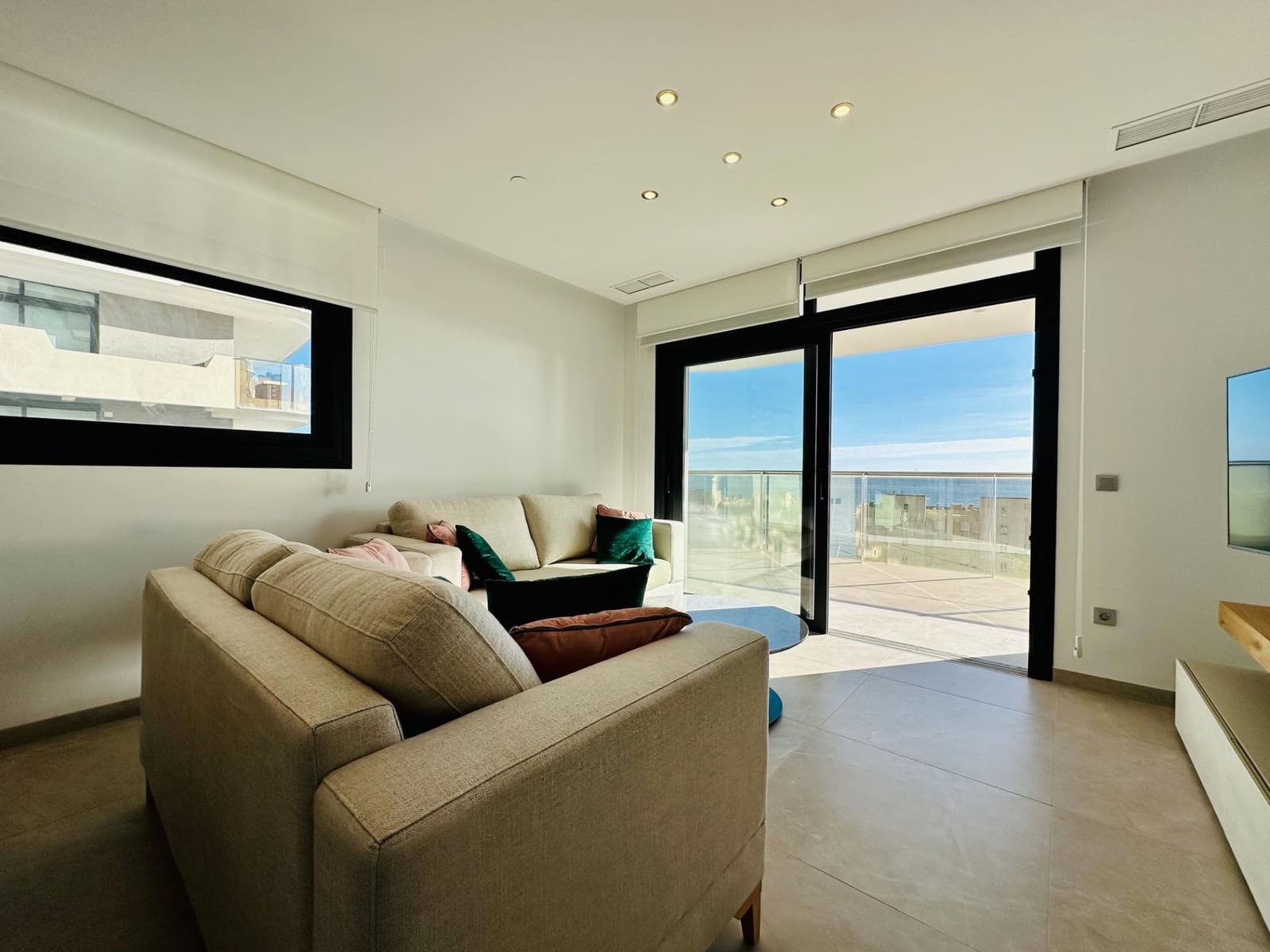 3 camera da letto Appartamento da affittare in Benidorm con piscina - 3.300 € (Rif: 8729745)