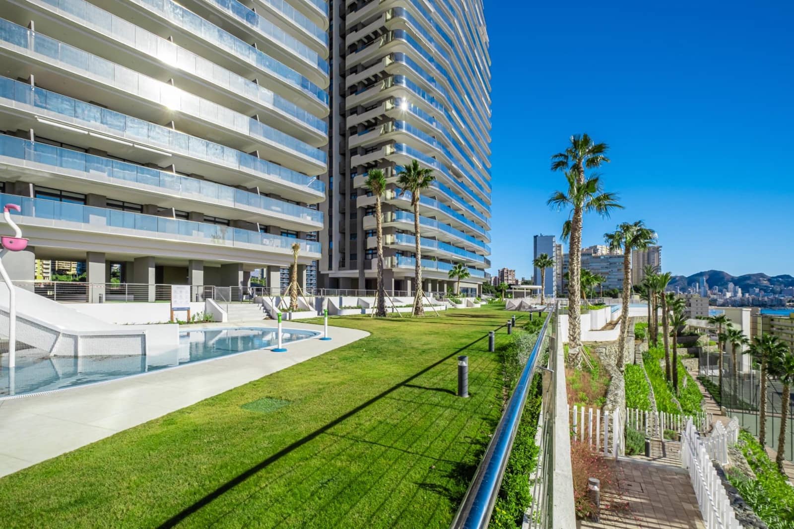 3 camera da letto Appartamento da affittare in Benidorm con piscina - 3.300 € (Rif: 8729745)