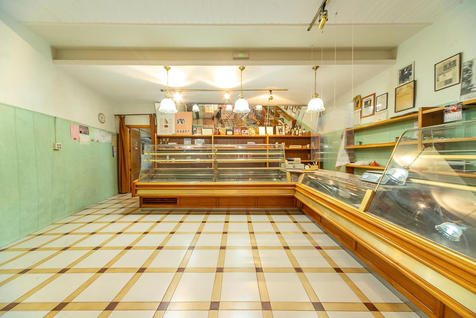 Erhverv til salg i Novelda - € 99.000 (Ref: 8741671)