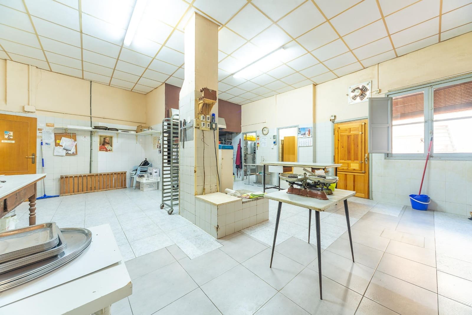 Erhverv til salg i Novelda - € 99.000 (Ref: 8741671)