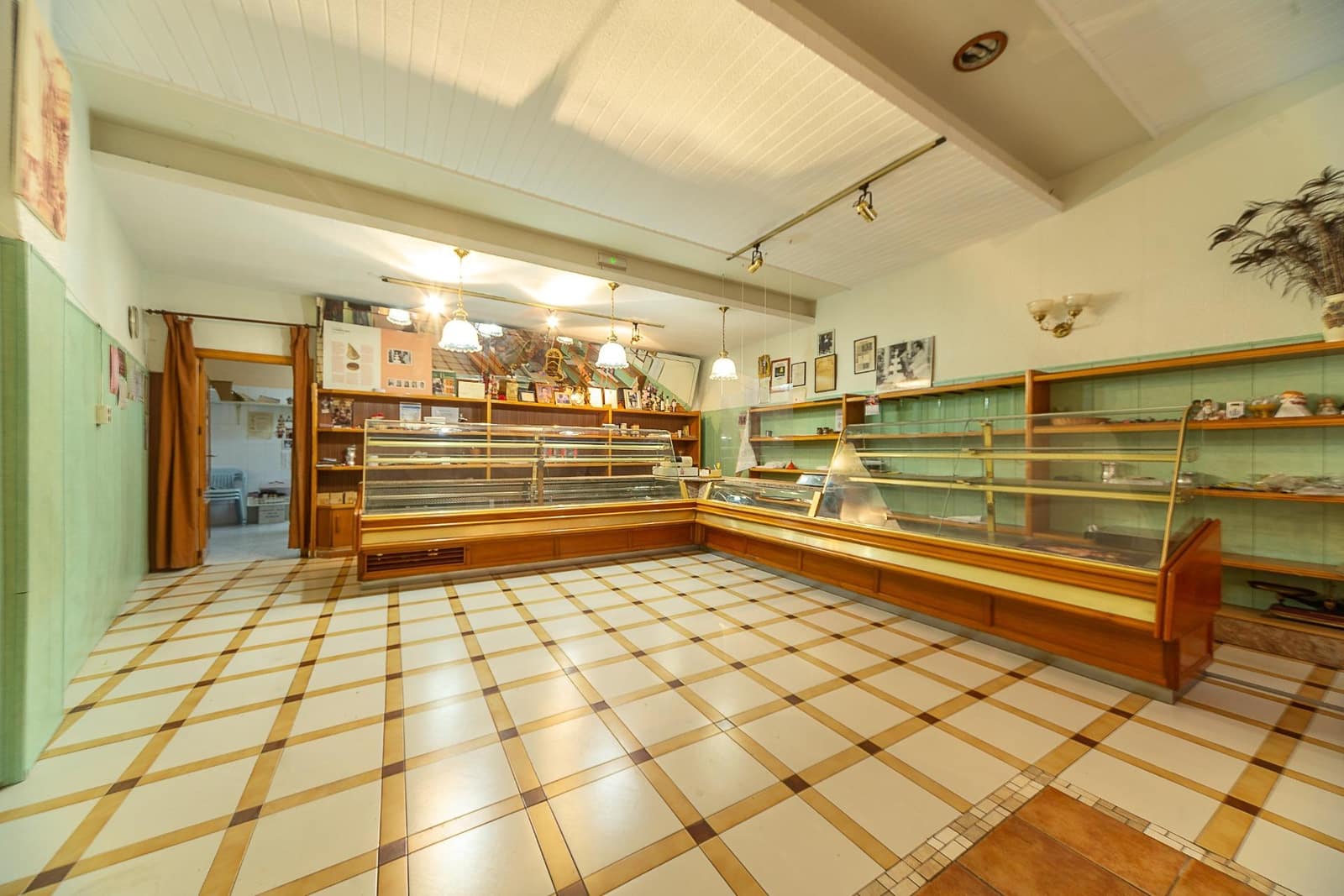 Erhverv til salg i Novelda - € 99.000 (Ref: 8741671)