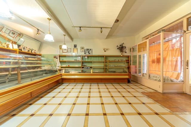 Comercial para venda em Novelda - 99 000 € (Ref: 8741671)