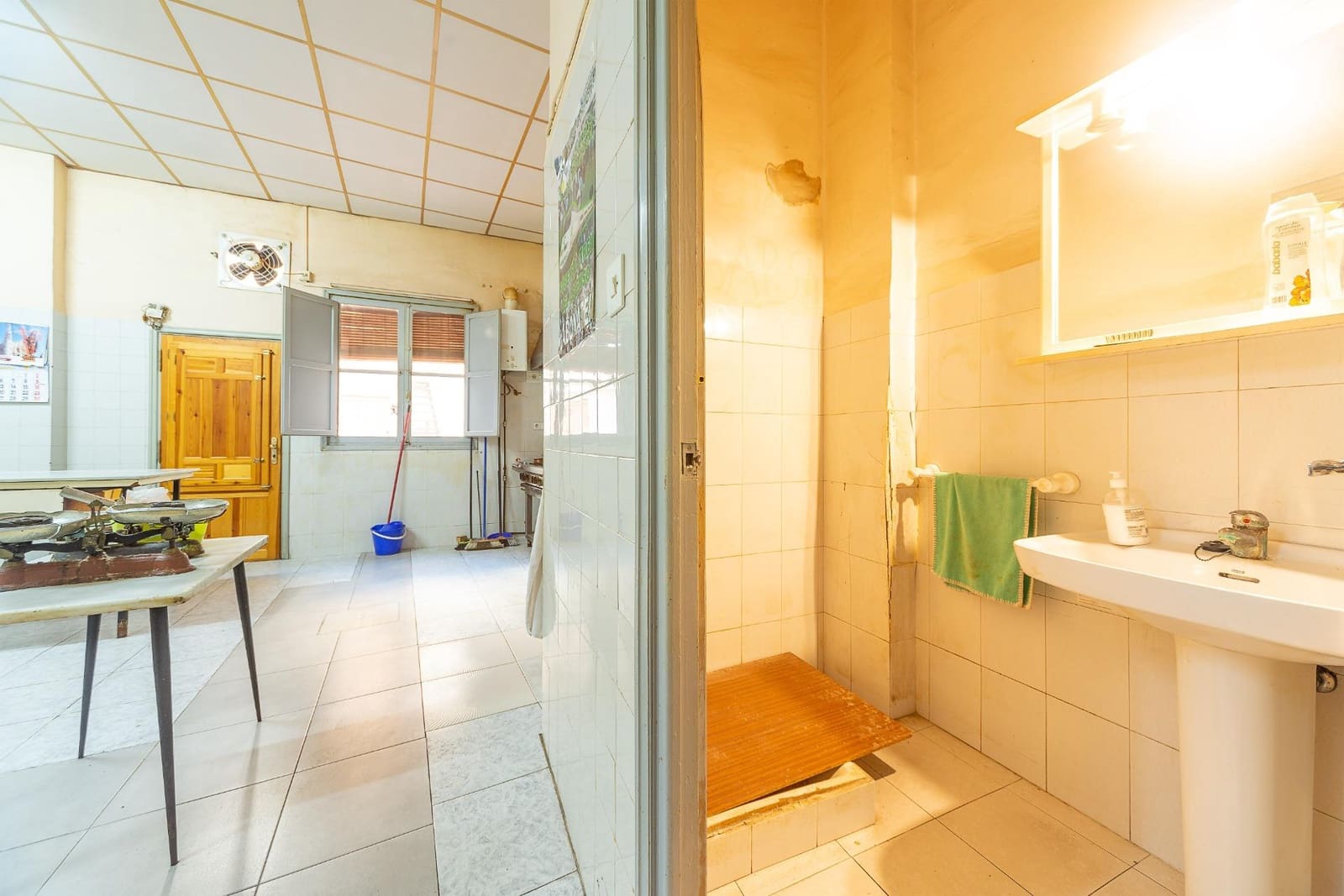 Erhverv til salg i Novelda - € 99.000 (Ref: 8741671)