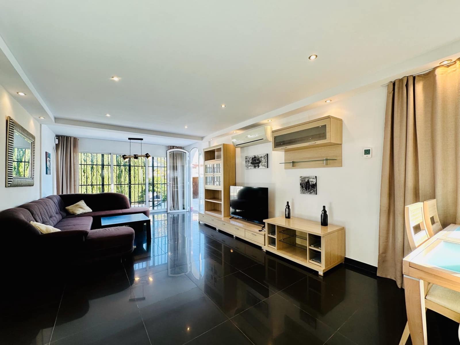 Chalet de 3 habitaciones en Albir en alquiler con piscina garaje - 2.600 € (Ref: 8767251)