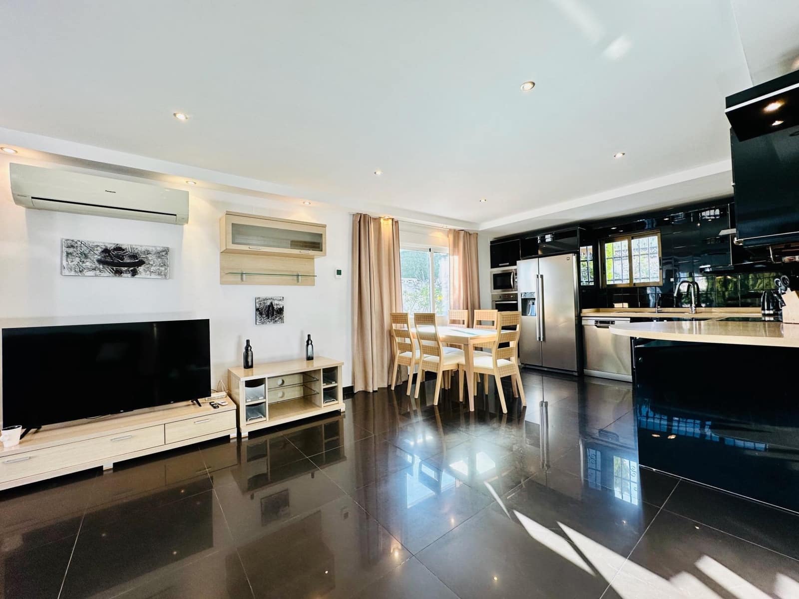 Chalet de 3 habitaciones en Albir en alquiler con piscina garaje - 2.600 € (Ref: 8767251)