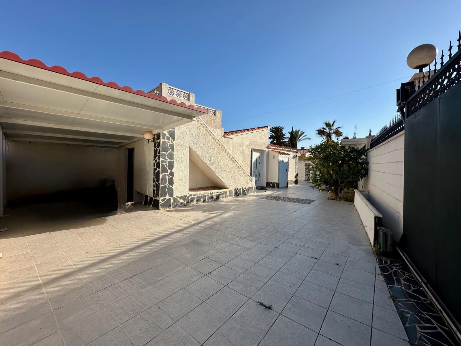 Chalet de 3 habitaciones en Albir en alquiler con piscina garaje - 2.600 € (Ref: 8767251)