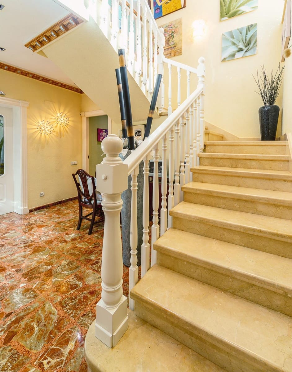 5 slaapkamer Villa te koop in Elda met zwembad garage - € 795.000 (Ref: 8786429)