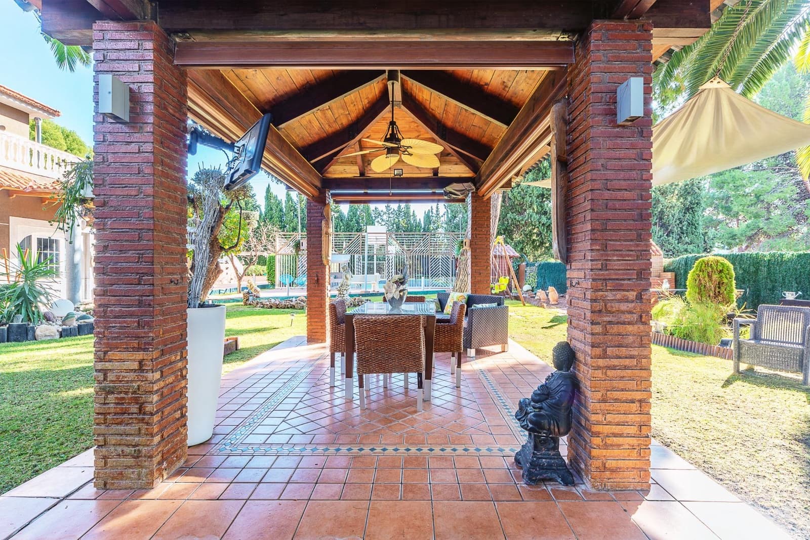 5 slaapkamer Villa te koop in Elda met zwembad garage - € 795.000 (Ref: 8786429)