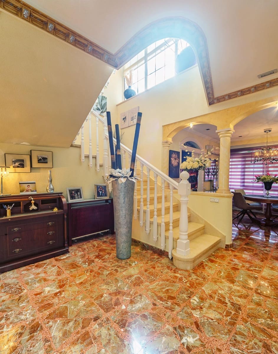 5 slaapkamer Villa te koop in Elda met zwembad garage - € 795.000 (Ref: 8786429)