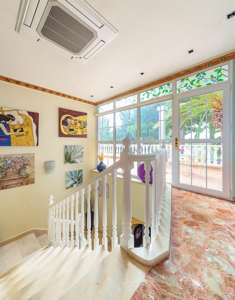 5 slaapkamer Villa te koop in Elda met zwembad garage - € 795.000 (Ref: 8786429)