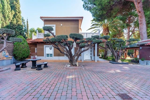 5 slaapkamer Villa te koop in Elda met zwembad garage - € 795.000 (Ref: 8786429)