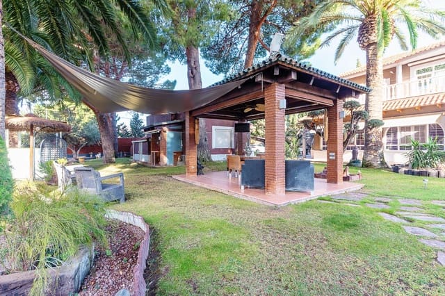 5 slaapkamer Villa te koop in Elda met zwembad garage - € 795.000 (Ref: 8786429)