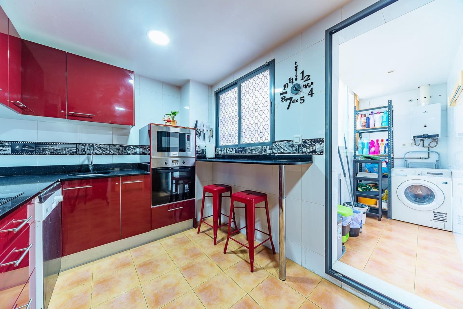 3 bedroom Flat for sale in Oliva with garage - € 149,000 (Ref: 8798837)