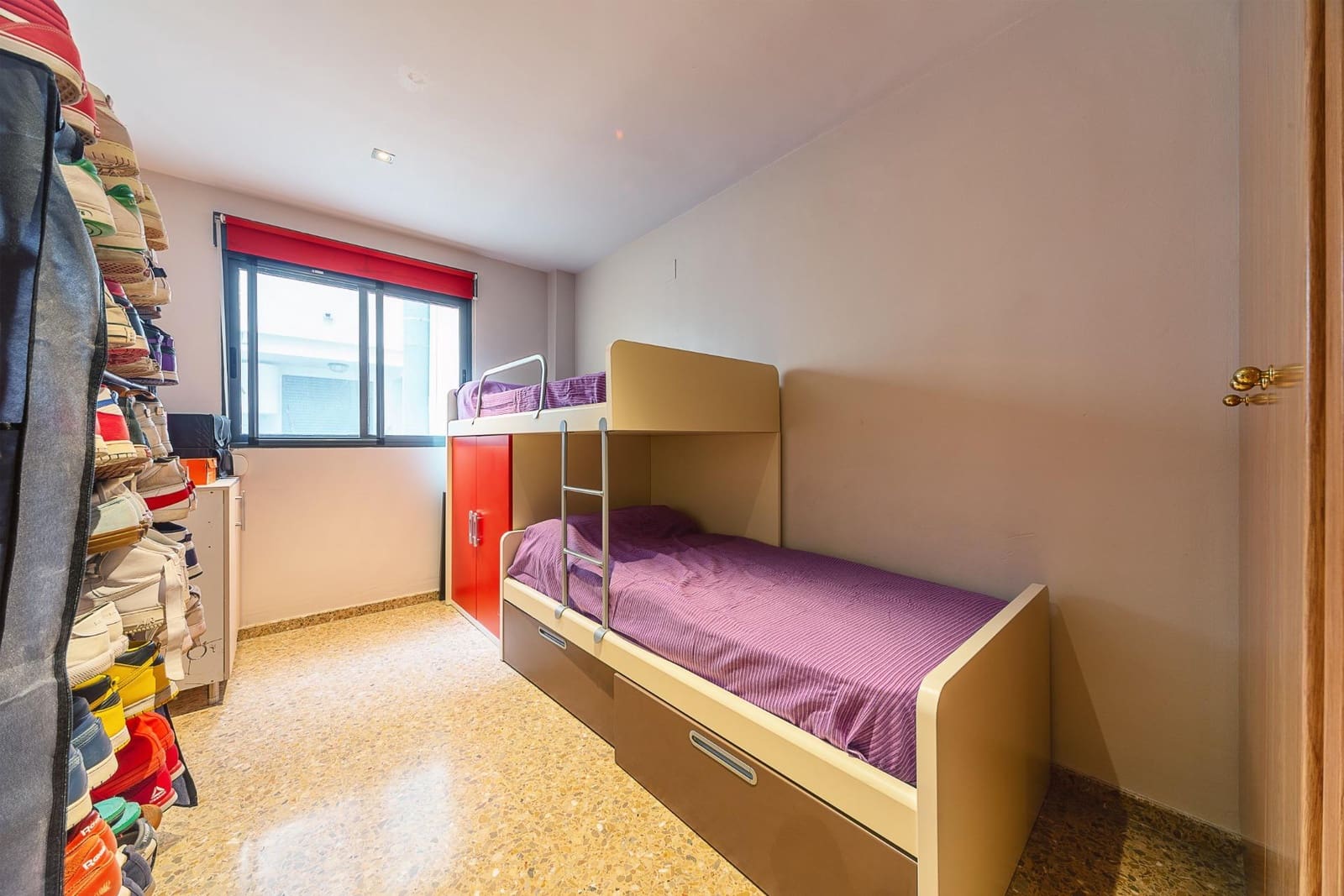 3 bedroom Flat for sale in Oliva with garage - € 149,000 (Ref: 8798837)