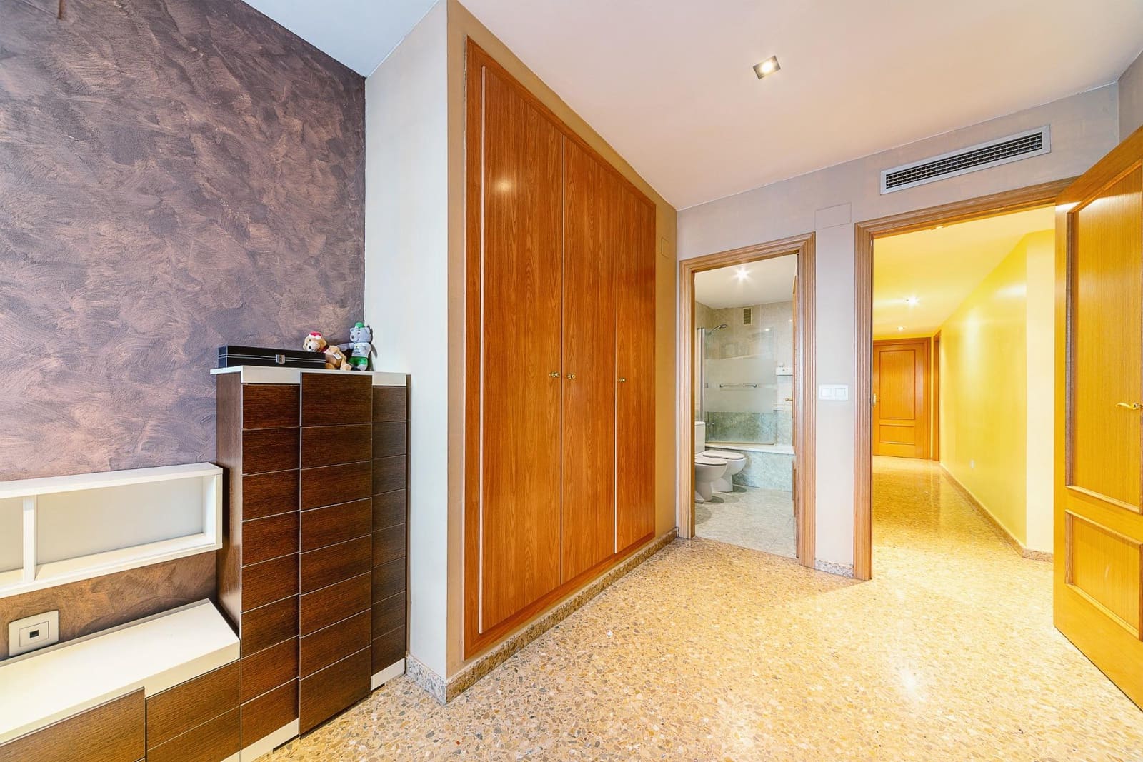 3 sovrum Lägenhet till salu i Oliva med garage - 149 000 € (Ref: 8798837)