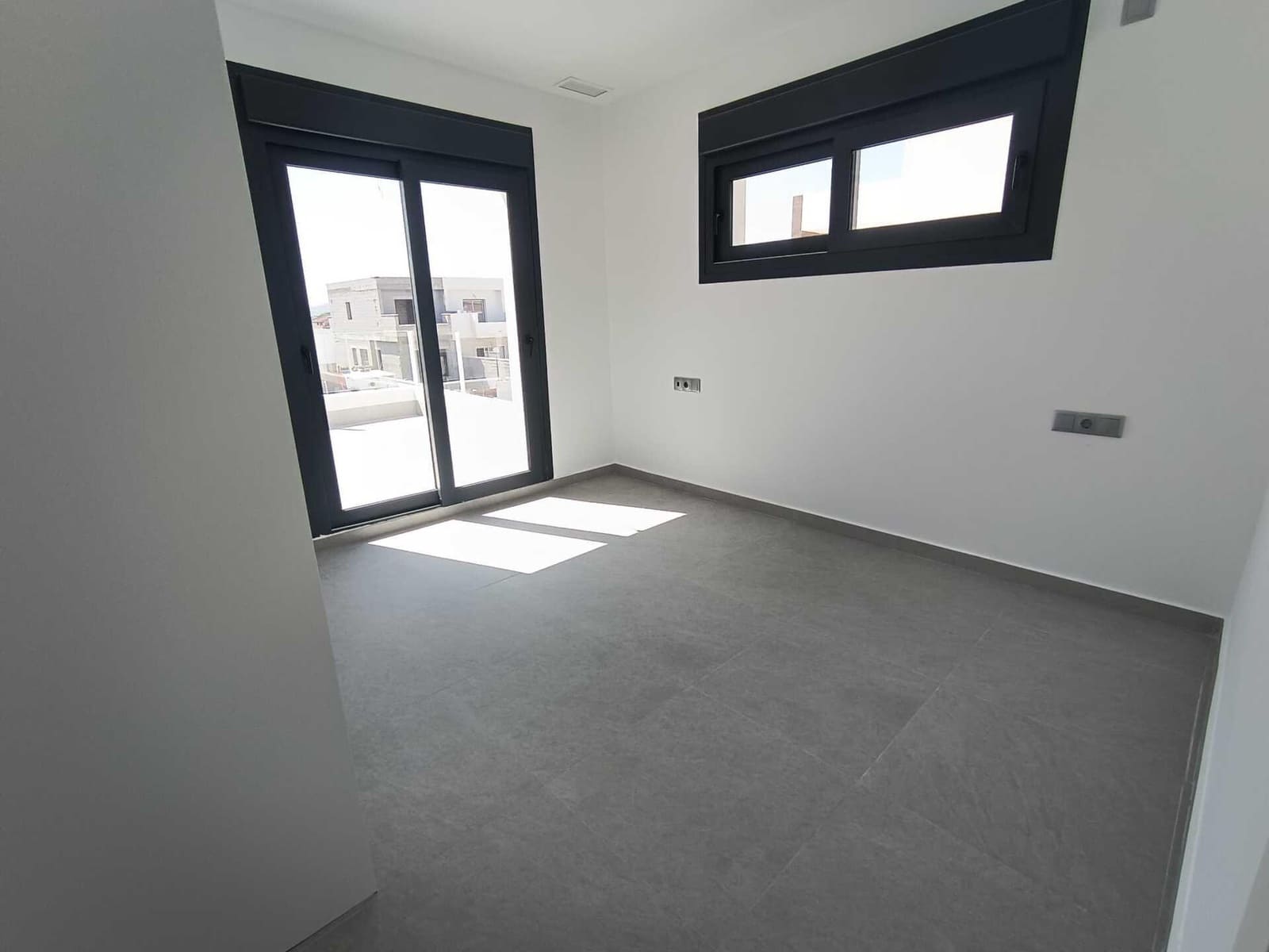 3 chambre Villa/Maison à vendre à Daya Nueva avec piscine - 307 000 € (Ref: 8809939)