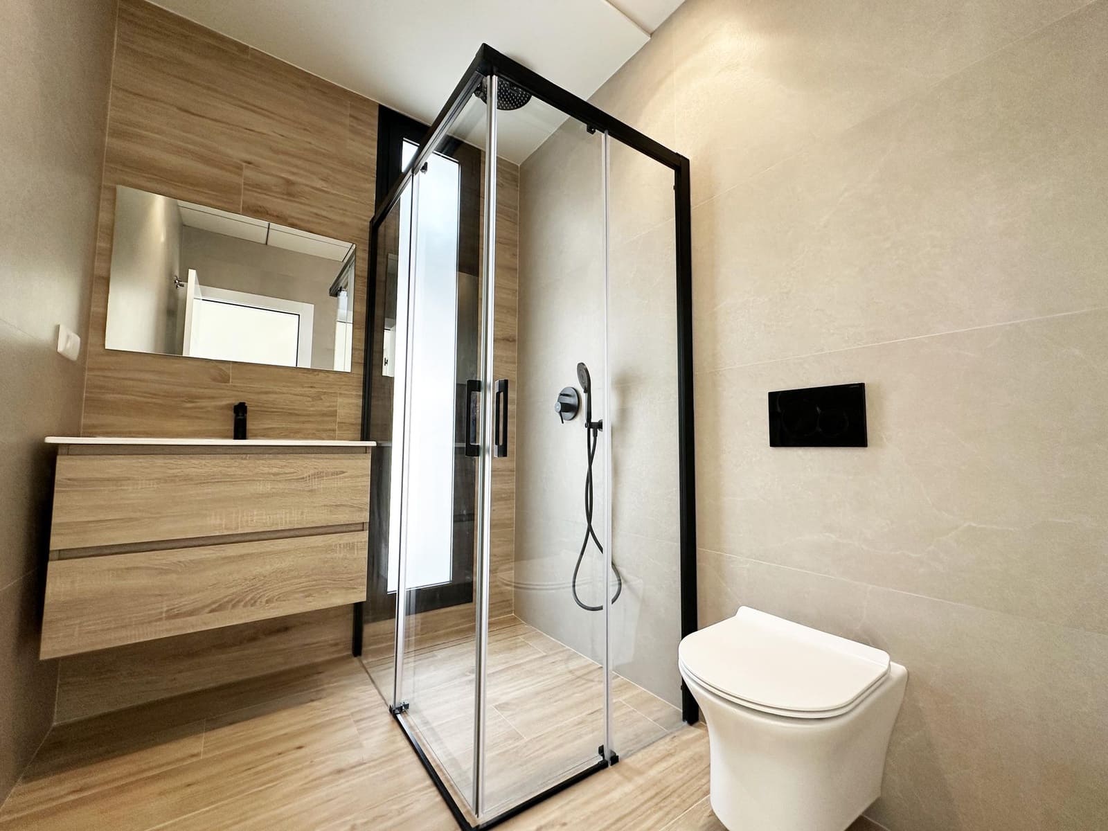 Chalet de 3 habitaciones en Torre de la Horadada en venta - 599.900 € (Ref: 8809961)