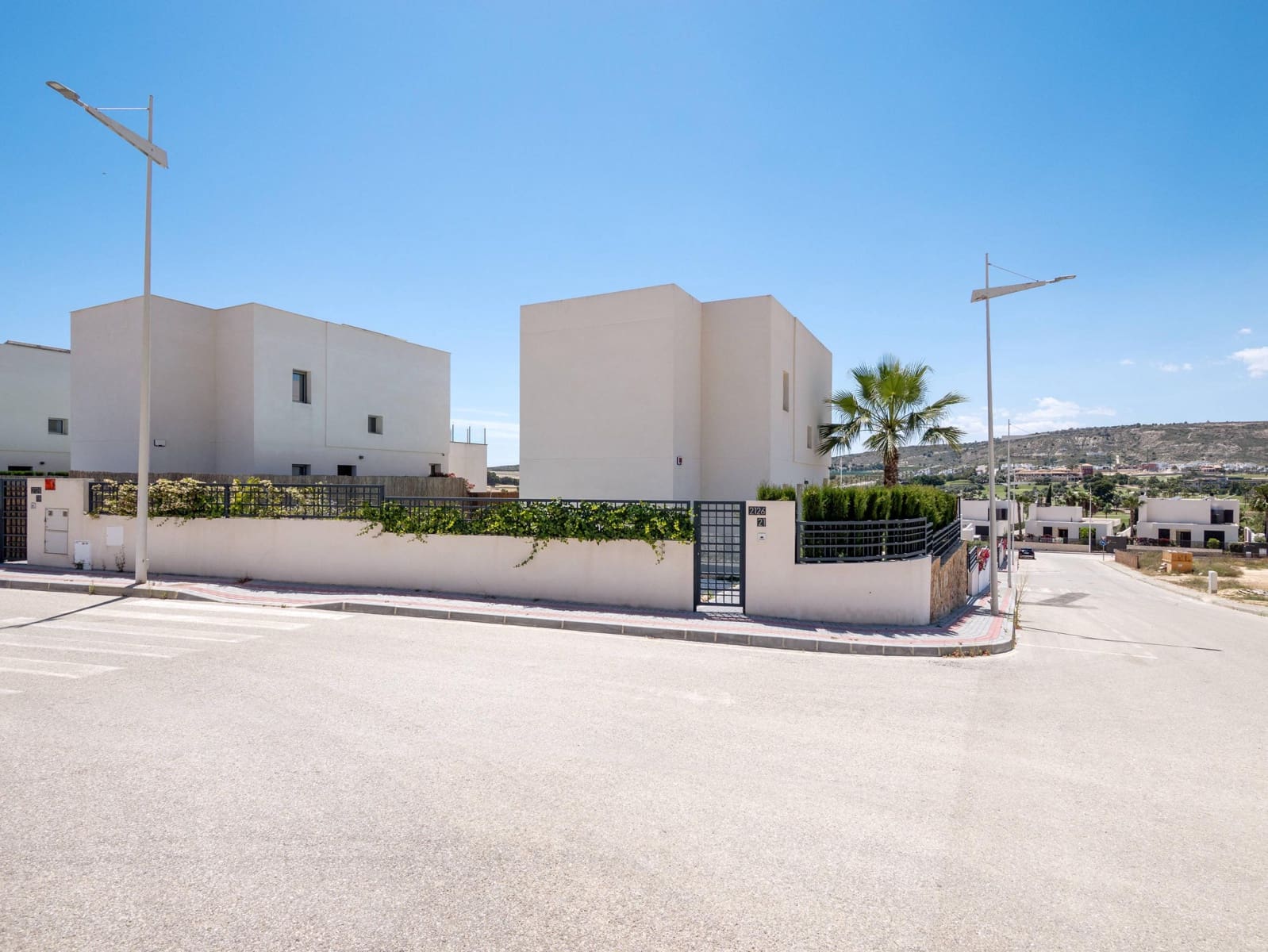 4 slaapkamer Villa te koop in Algorfa met zwembad garage - € 690.000 (Ref: 8810146)