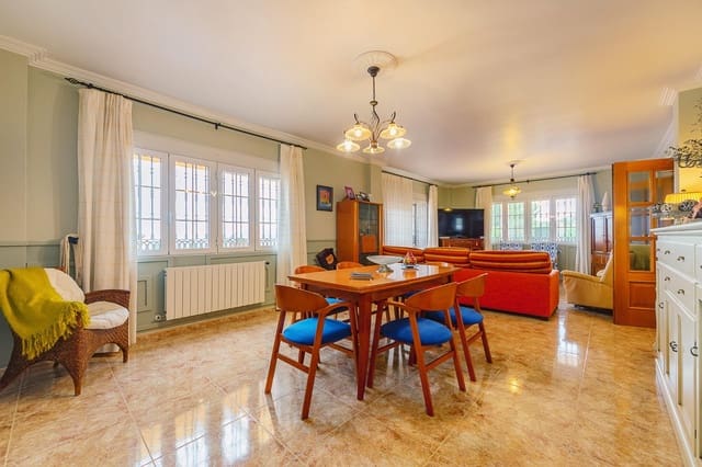 4 soverom Villa til salgs i Montepinar - La Aparecida - Raiguero, Orihuela med svømmebasseng garasje - € 799 000 (Ref: 8827491)