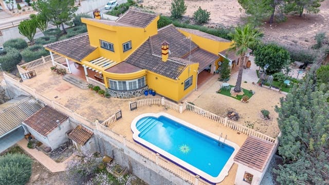 4 soverom Villa til salgs i Montepinar - La Aparecida - Raiguero, Orihuela med svømmebasseng garasje - € 799 000 (Ref: 8827491)