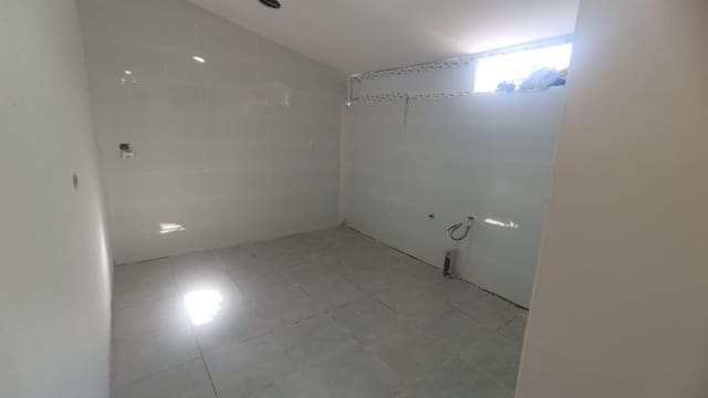Comercial para venda em Carolinas Altas, Alicante cidade - 180 000 € (Ref: 8836642)