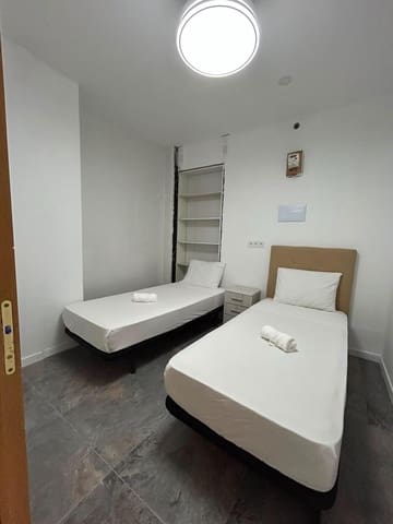 4 slaapkamer Appartement te koop in Carolinas Altas, Alicante stad - € 230.000 (Ref: 8836642)