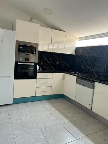 4 slaapkamer Appartement te koop in Carolinas Altas, Alicante stad - € 230.000 (Ref: 8836642)