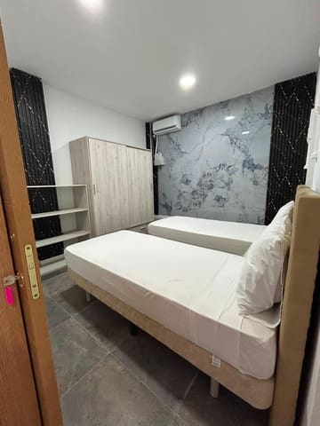 4 slaapkamer Appartement te koop in Carolinas Altas, Alicante stad - € 230.000 (Ref: 8836642)