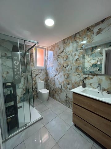 4 slaapkamer Appartement te koop in Carolinas Altas, Alicante stad - € 230.000 (Ref: 8836642)