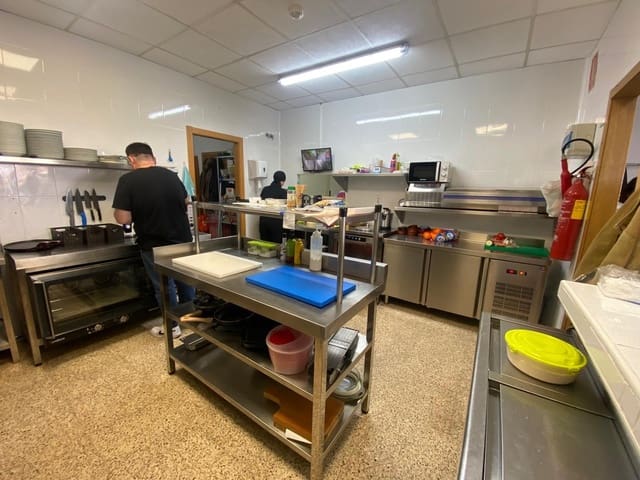 Yritys myytävänä paikassa El Campello - 224 000 € (Ref: 8836647)