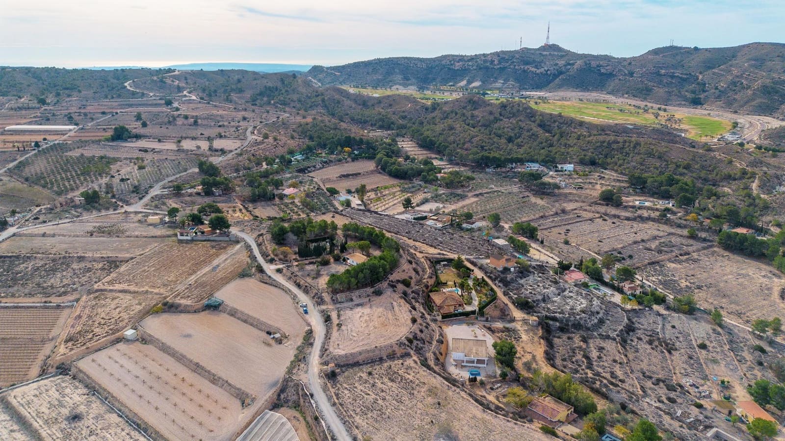 Grunde uden byggetilladelser til salg i Monforte del Cid - € 42.000 (Ref: 8841140)