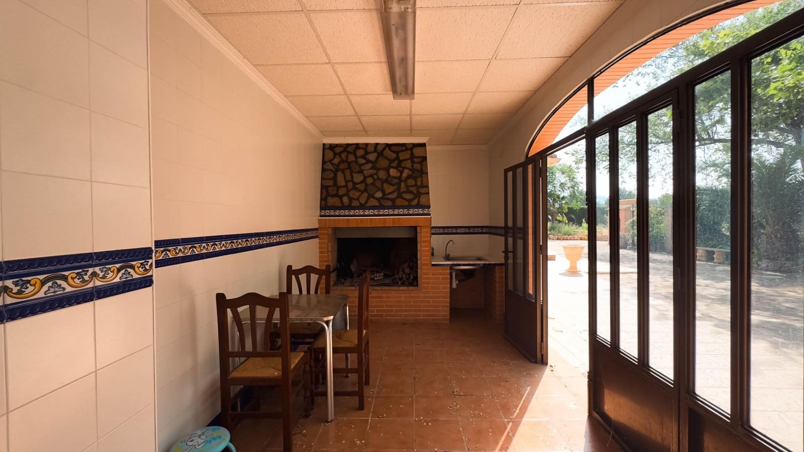 5 makuuhuone Huvila myytävänä paikassa Banyeres de Mariola mukana uima-altaan 
autotalli - 430 000 € (Ref: 8847713)