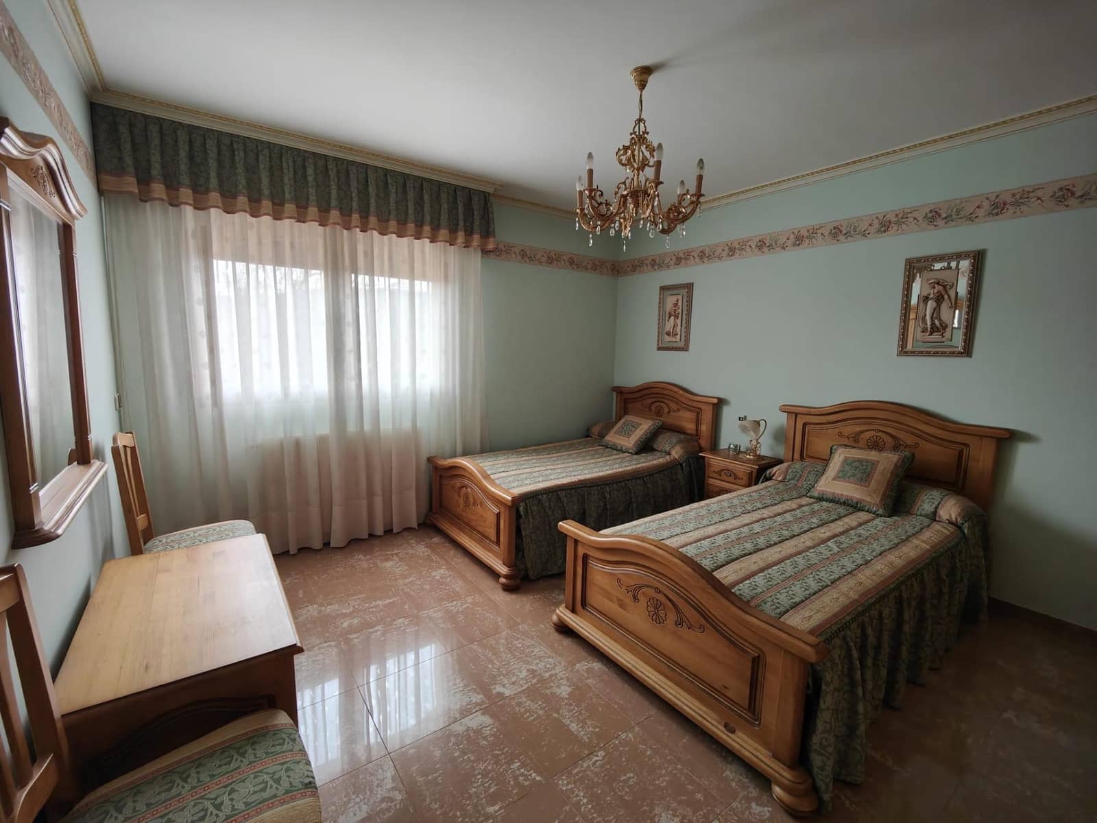 5 makuuhuone Huvila myytävänä paikassa Banyeres de Mariola mukana uima-altaan 
autotalli - 430 000 € (Ref: 8847713)