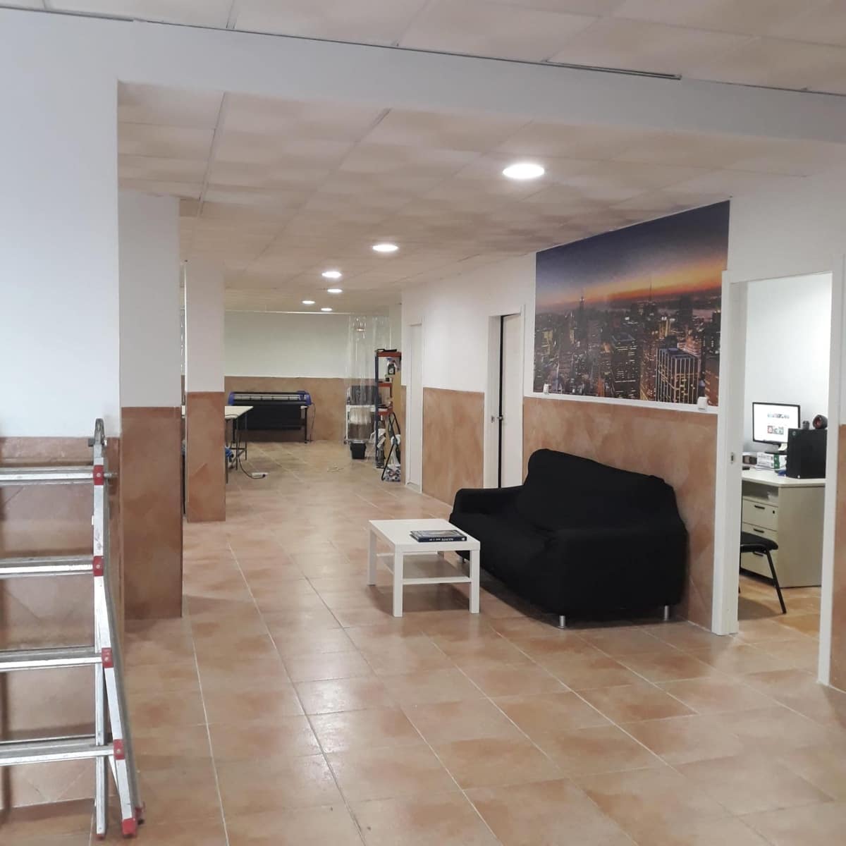Commercial for sale in Alicante / Alacant city - € 127,500 (Ref: 8847714)