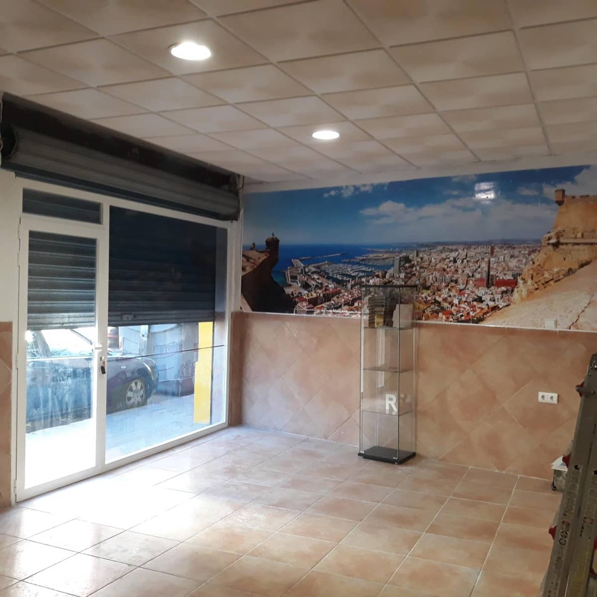 Commercial for sale in Alicante / Alacant city - € 127,500 (Ref: 8847714)