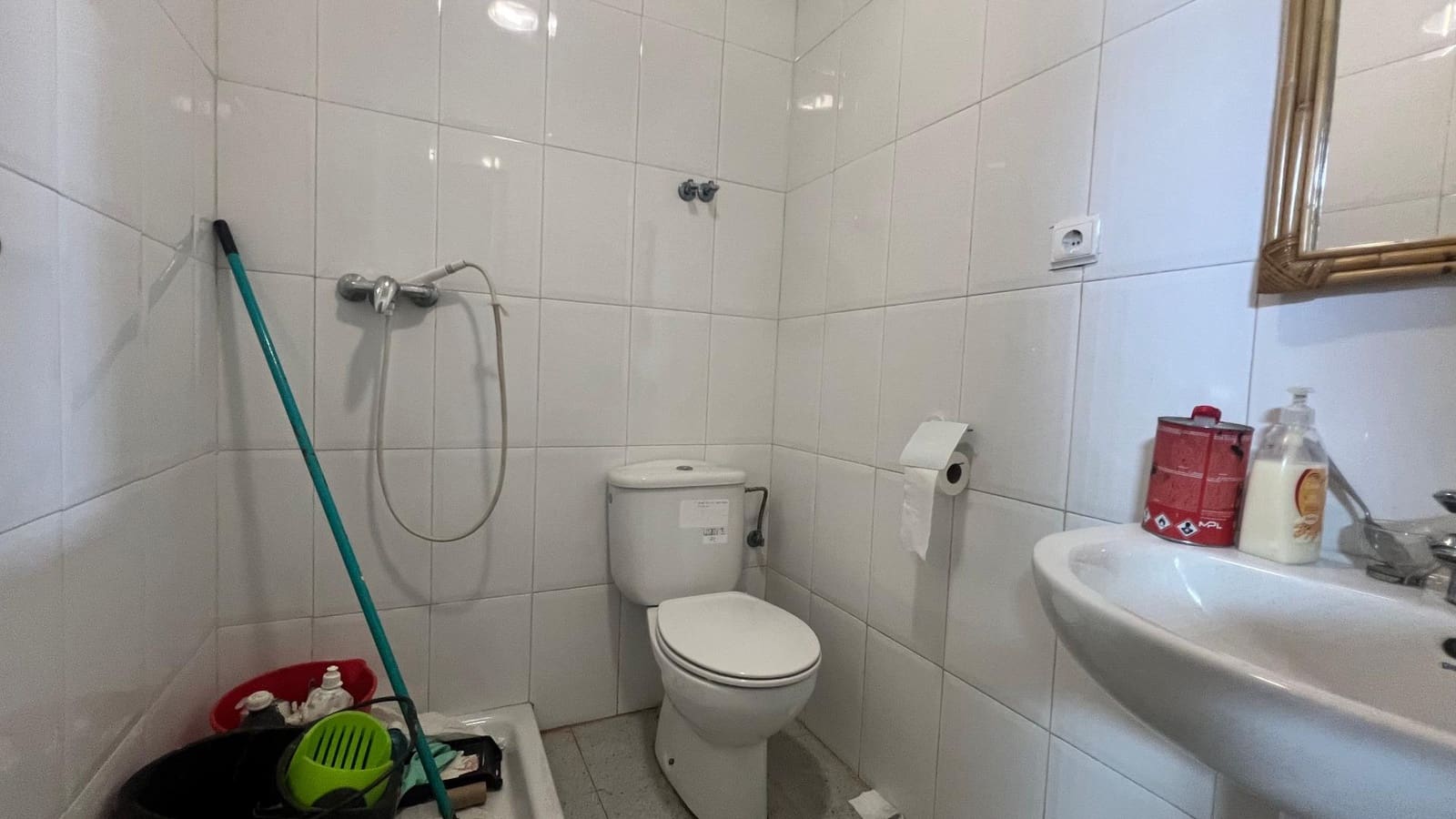 Commercial for sale in Alicante / Alacant city - € 127,500 (Ref: 8847714)