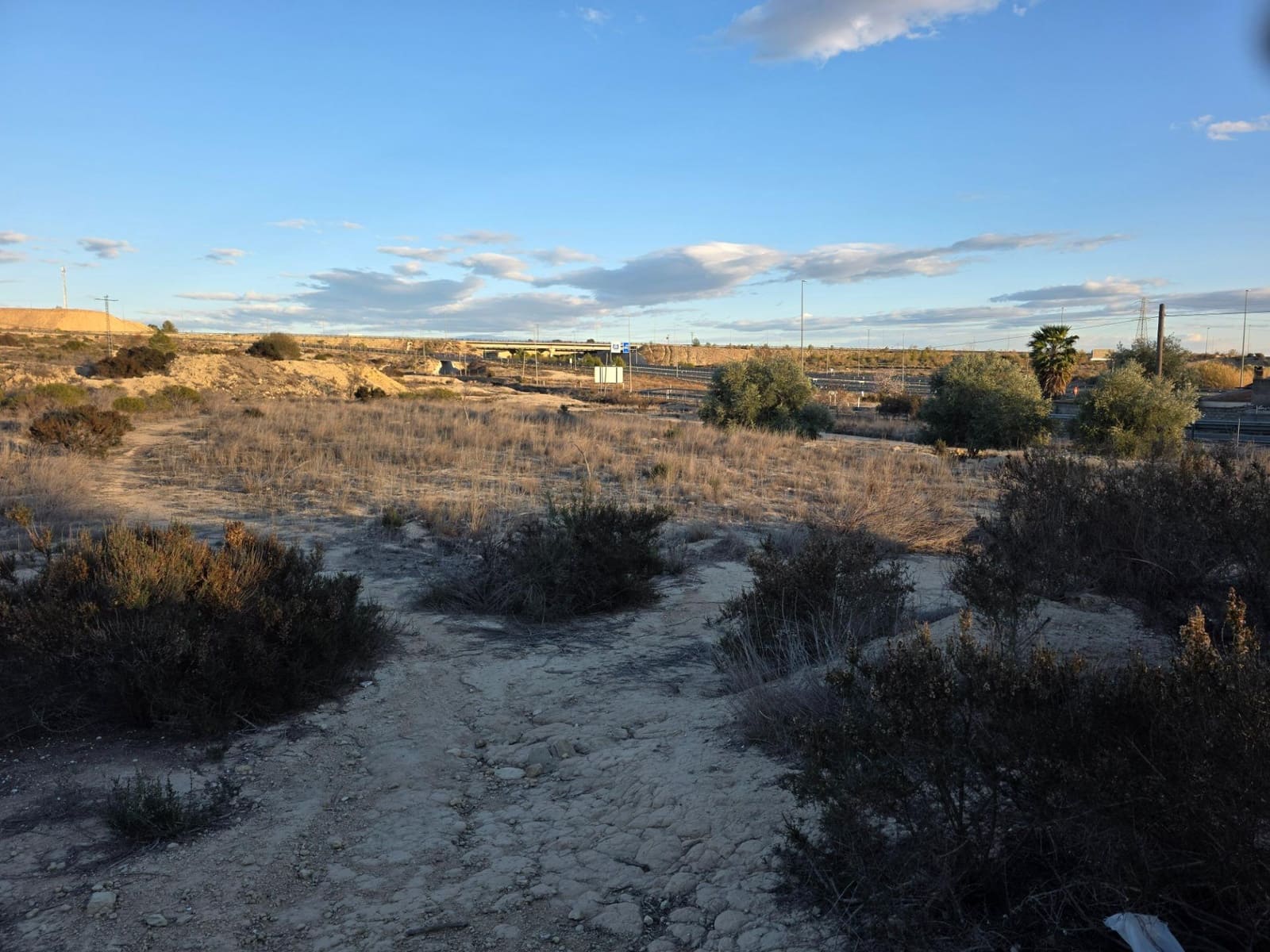 Teren niezagospodarowany na sprzedaż w Monforte del Cid - 249 000 € (Ref: 8847717)