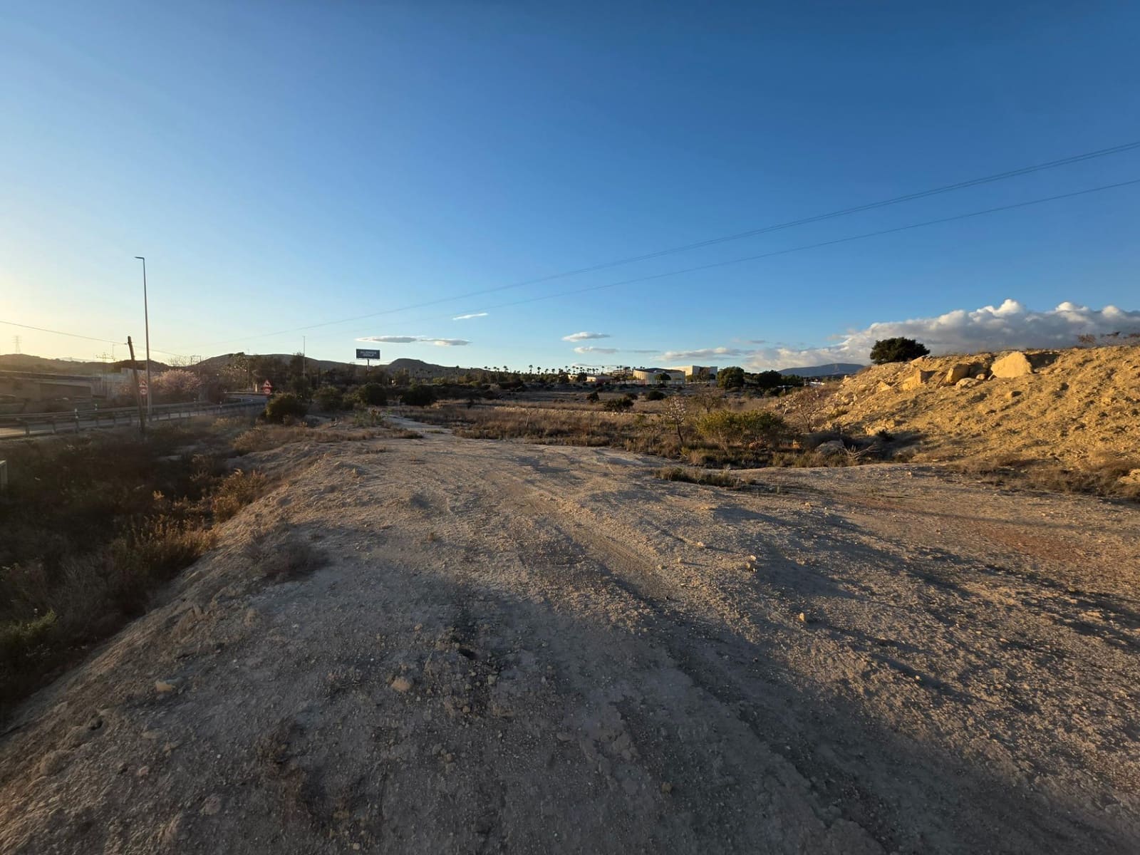 Teren niezagospodarowany na sprzedaż w Monforte del Cid - 249 000 € (Ref: 8847717)