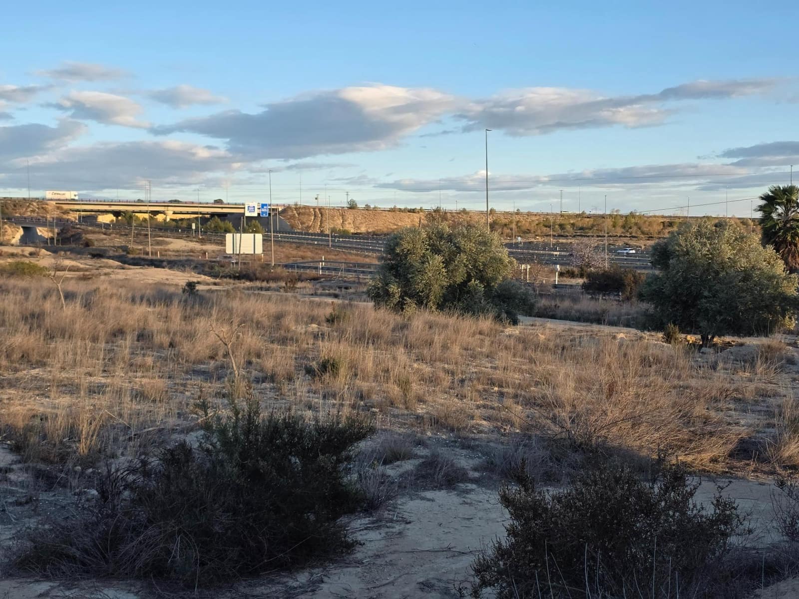 Teren niezagospodarowany na sprzedaż w Monforte del Cid - 249 000 € (Ref: 8847717)