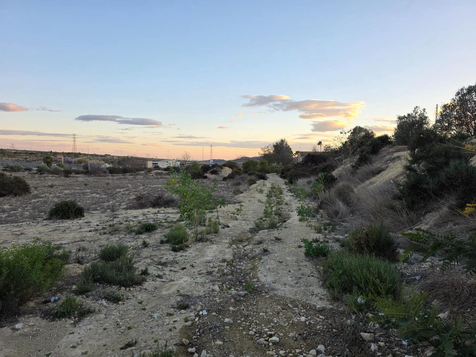 Teren niezagospodarowany na sprzedaż w Monforte del Cid - 249 000 € (Ref: 8847717)